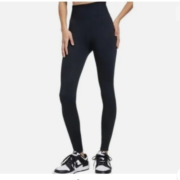 GOOD AMERICAN WIDE RIB SHINE CLEAN SEAMLESS NWT - Picture 1 of 15